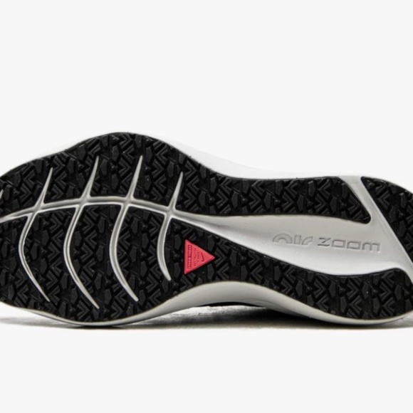 Nike Women's Winflo Size 7 Shield Running Shoes - Picture 5 of 5